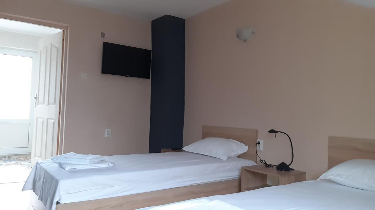 White House Silistra Hotel Bagian luar foto